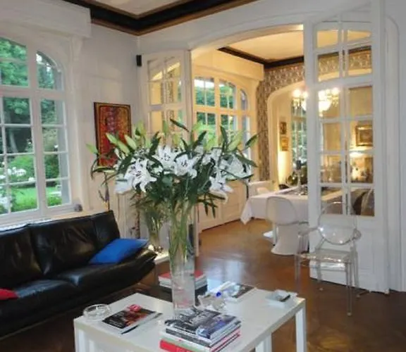 Manoir Le Louis Xxi Konukevi 4*