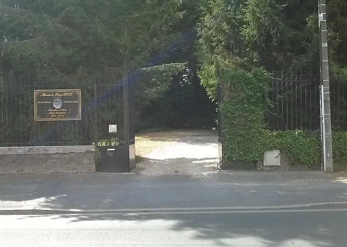 Manoir Le Louis Xxi Konukevi 4*